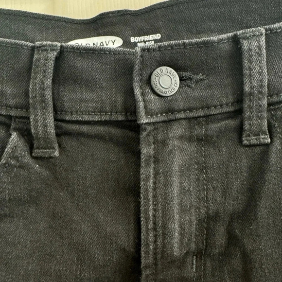 Old Navy - black boyfriend mid-rise distressed jean shorts size 4 - Picture 8 of 8